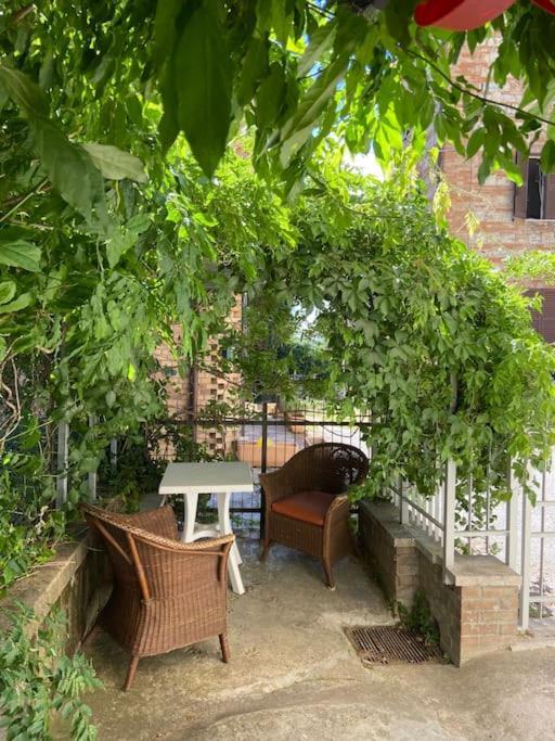 Villa Il Glicine - Monolocale A Due Passi Dal Centro Urbino Esterno foto